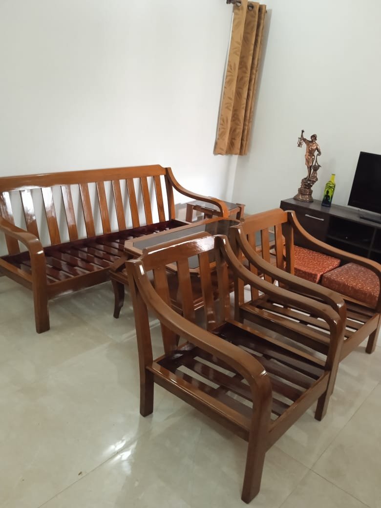 Noida NCR Sofa & Furniture Polish Workshop